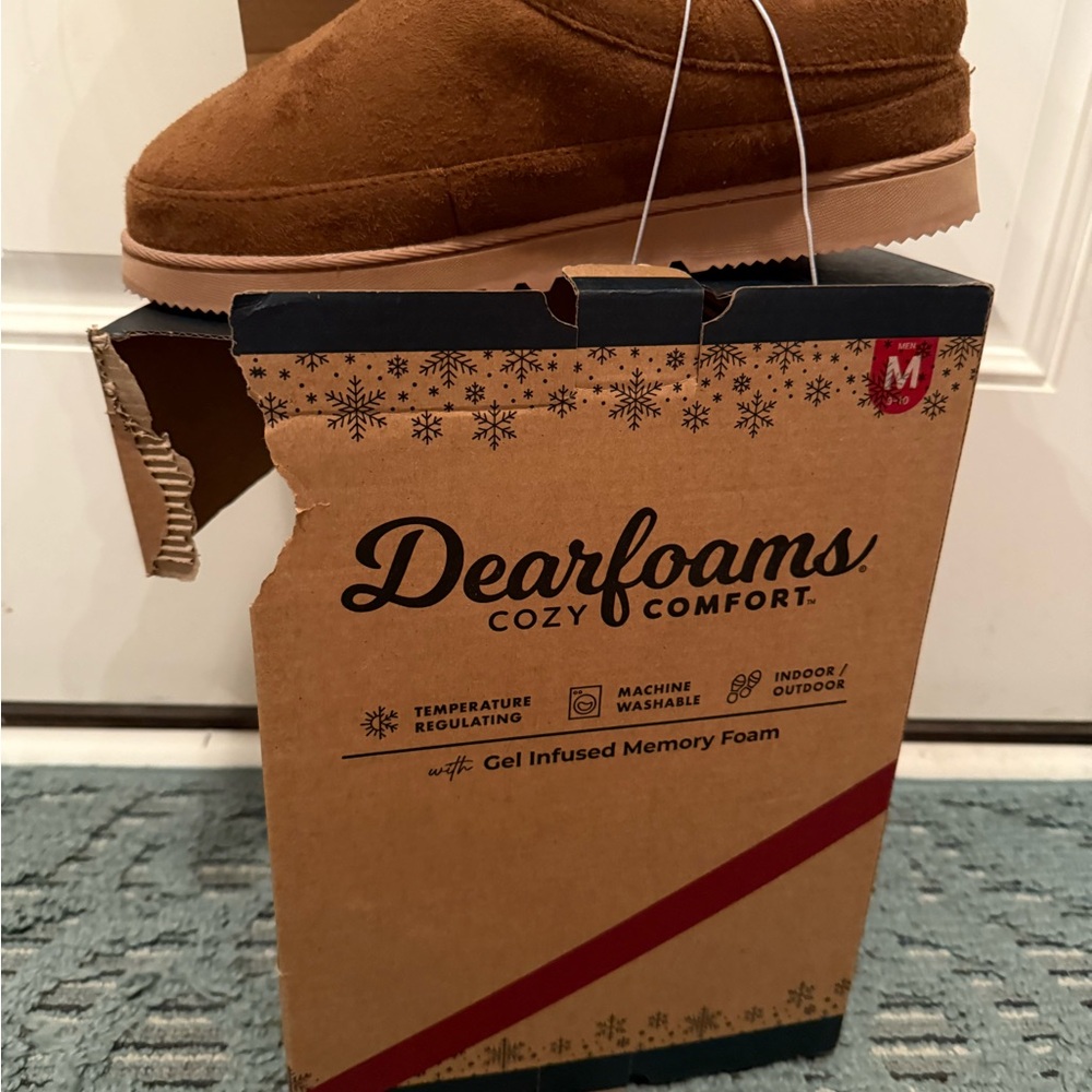 Dearfoams Men's Tan Slippers with Memory Foam